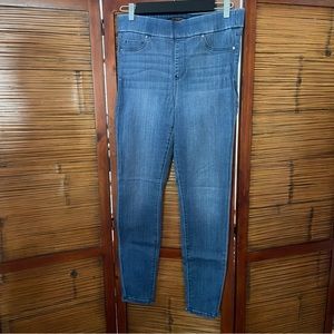 Liverpool The Skinny size 10/30 pull-on jeans